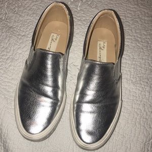 BRAND NEW Vintage Havana HildaCrazy Silver Sneaker